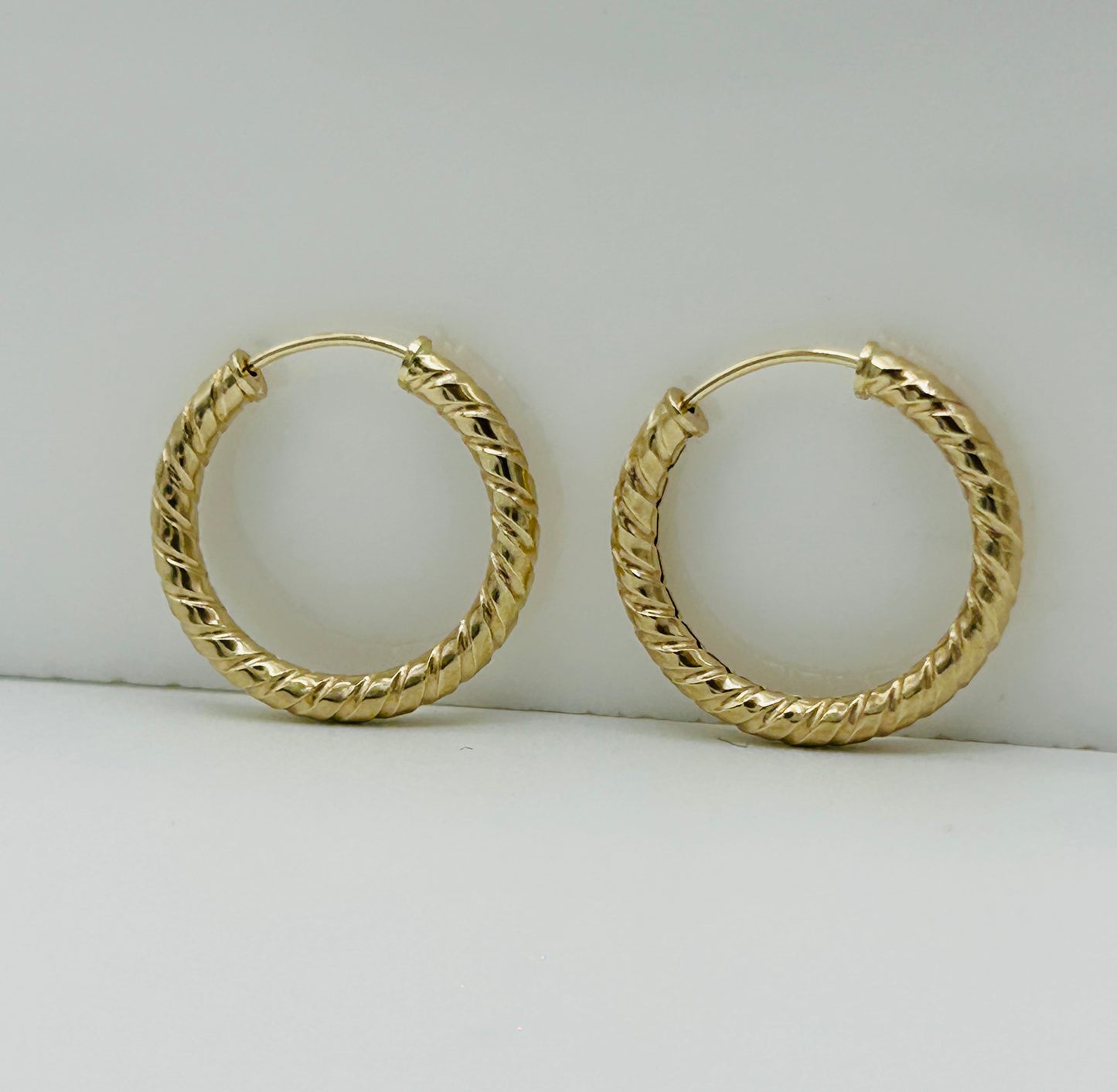 9ct Yellow Gold 2mm Twisted Round Sleeper Earring