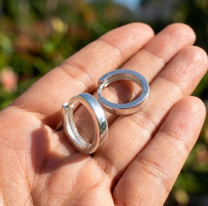 925 Sterling Silver 15mm Plain Square Face Huggie Earring